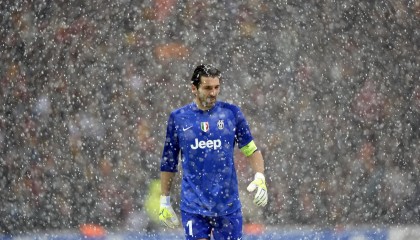 开云体育入口-欧冠淘汰赛之夜，斯通斯，那个在风暴眼中散步的英国人